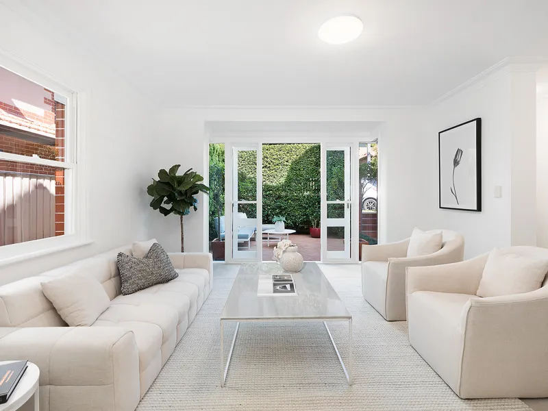 Sophisticated townhouse of impressive proportions