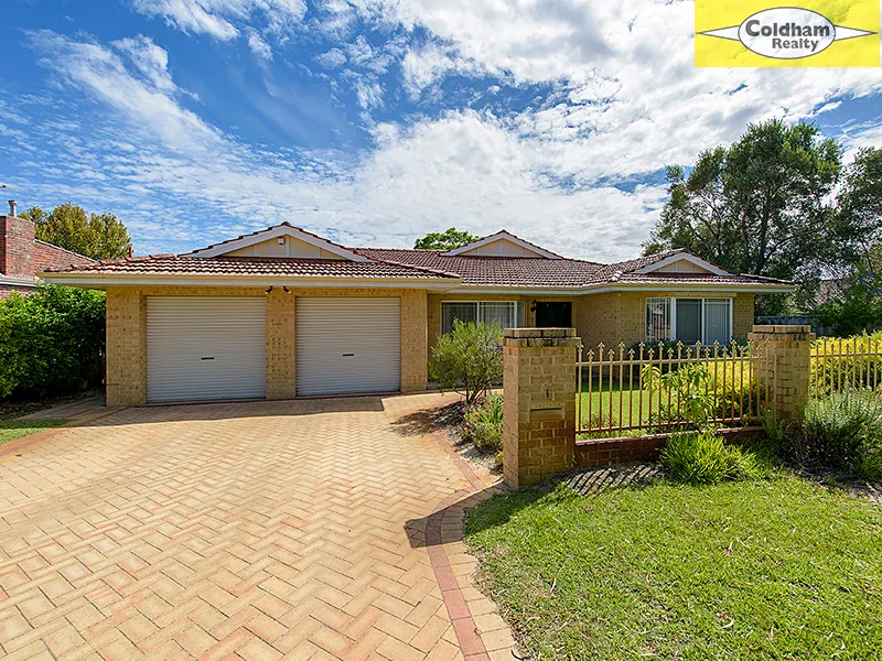 WOW... Single Level 5 x 2 Family Home On A large Block, Prestigious Riverside Precinct !