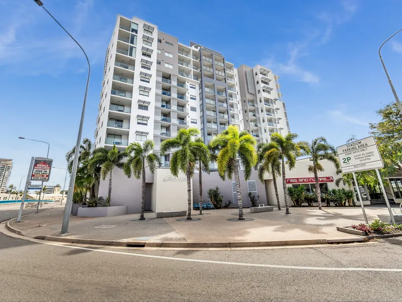 Oaks Gateway Suites On Palmer in South Townsville