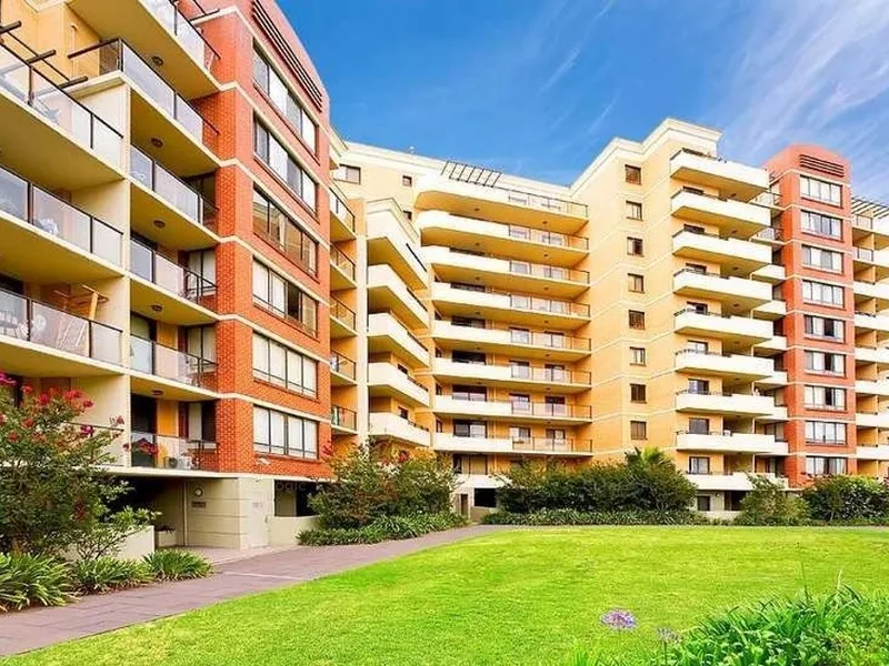 Spacious and central two bedroom apartment