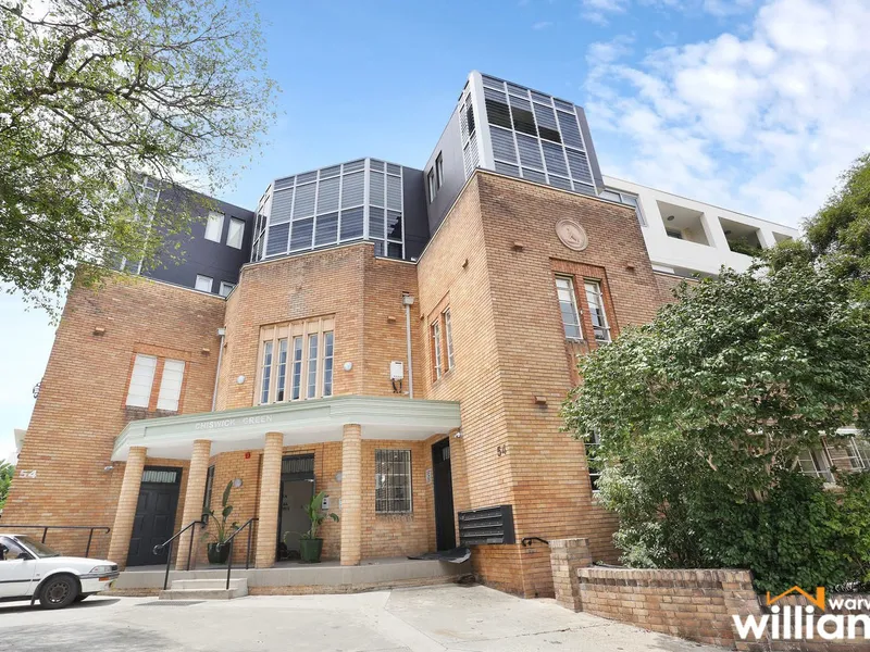 LOW MAINTENANCE- PRIVATE AND PEACEFUL