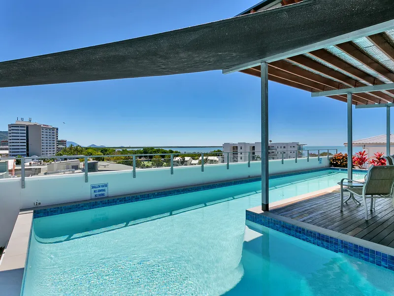 Fabulous secure modern apartment within a short stroll of the Esplanade and City Centre !!