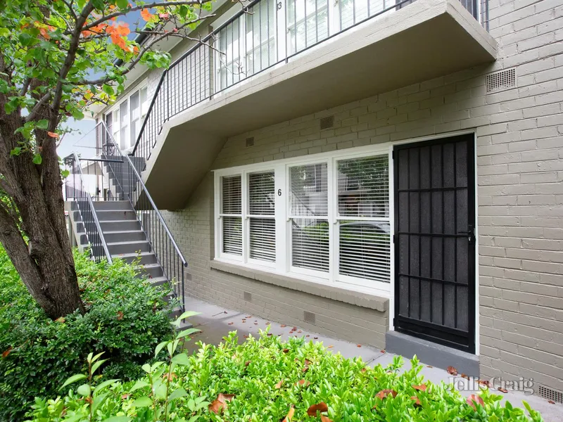 Exclusive Scotch Hill living, excellent Hawthorn lifestyle