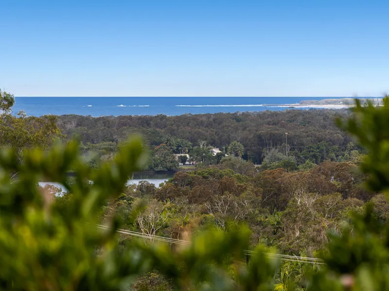 Ocean Views & Walking Distance To Shops