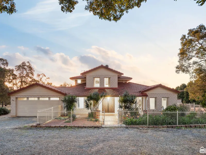 10,491SQM WITH A HUGE FAMILY HOME