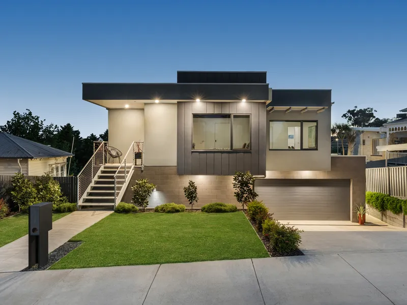 Stylish and Sophisticated in Blue Chip Quarry Hill