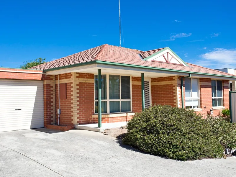 Three bedroom unit in Canadian