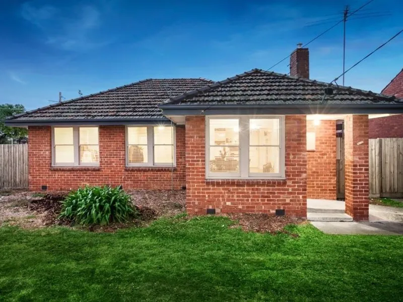 Clean & tidy home in great location!