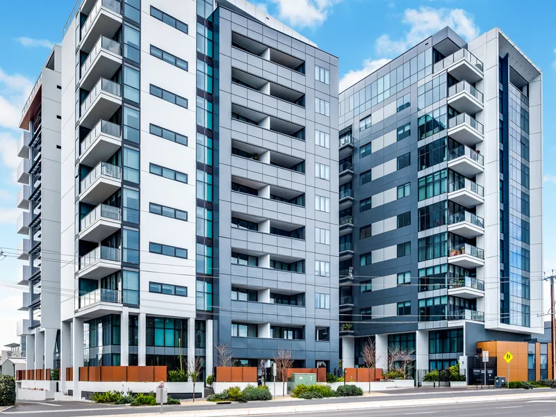 LUXURY 2 BEDROOM APARTMENT WITH STUNNING VIEWS