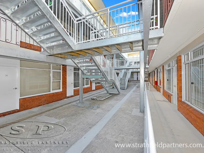 Modern Furnished Studio - PRIVATE INSPECTIONS ONLY 