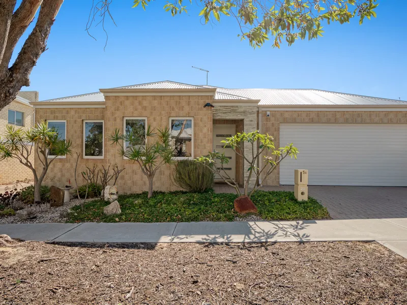 Bright Villa Ready to Move In!!