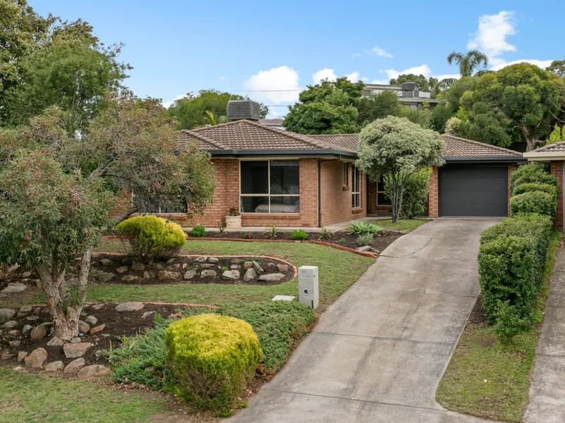 **2 LIVING AREAS**PET NEGOTIABLE**