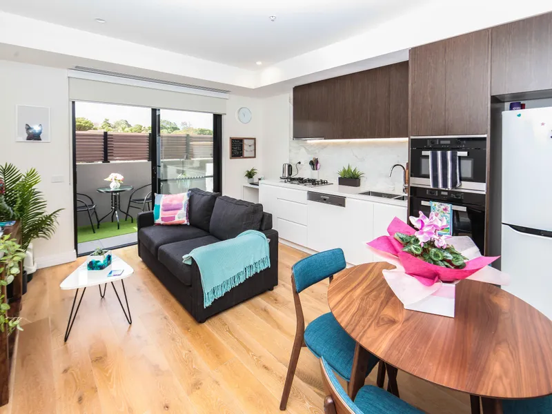 Stylish with Transport at your doorstep