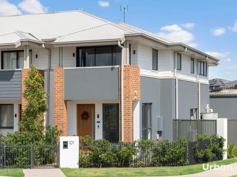 North Facing, Massive Yard, Walk to school