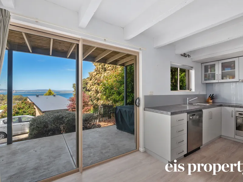 Stunning Water Views In Taroona