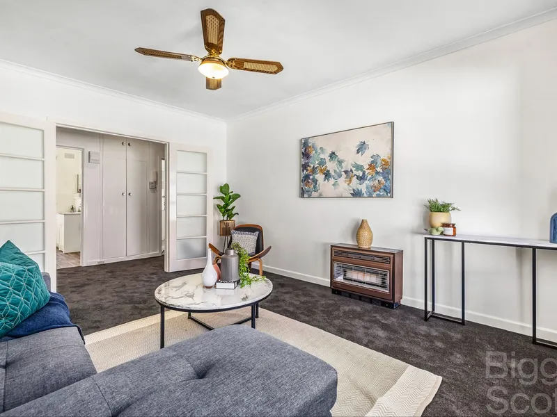 A Big 2 bedroom in One of Elwood’s Very Best Streets.