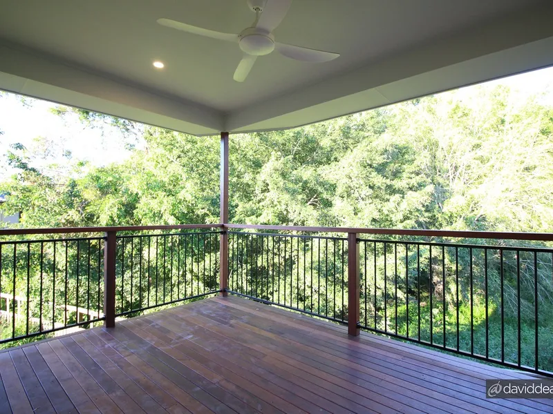 Luxurious Dual Living Opportunity in a Gorgeous Estate!