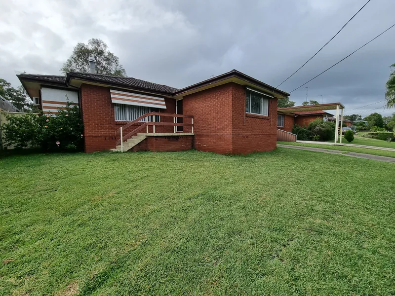 BEAUTIFUL THREE BEDROOM HOME WITH AN INGROUND POOL