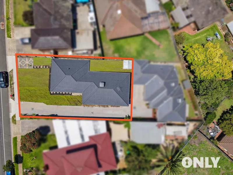 Attention: First Homebuyers, Investors, Downsizers and Developers!! PLANS AND PERMIT FOR 2 TOWNHOUSES..