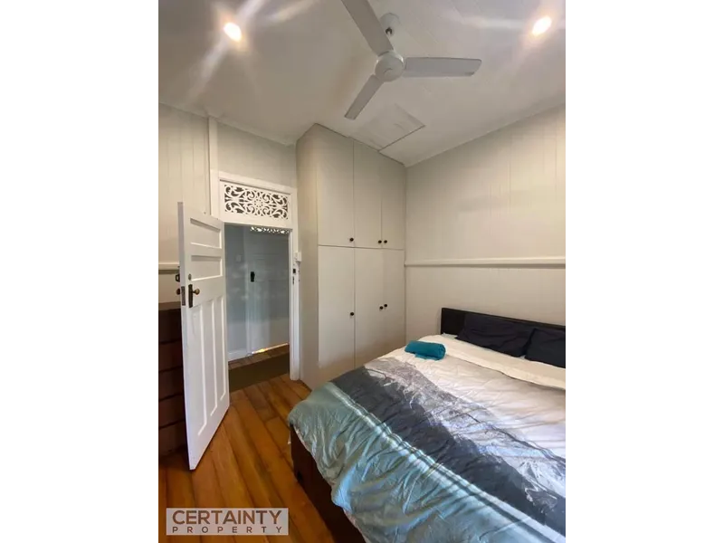 Room available in a beautiful renovated old Queenslander!