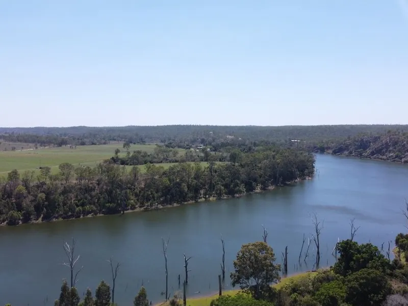 ABSOLUTE RIVERFRONT RURAL LIFESTYLE BLOCK