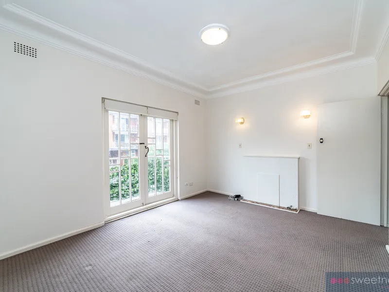 Bright and spacious 2 bedroom apartment