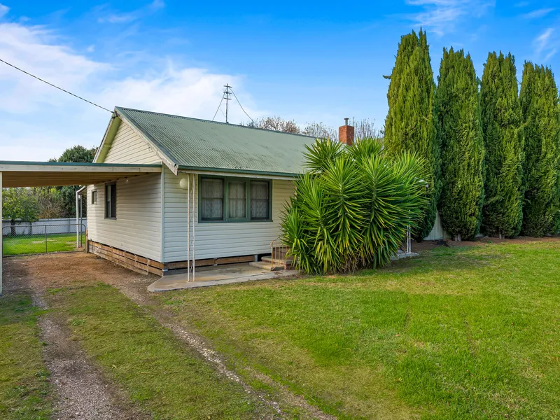 Classic Broadford charm close to the centre of town