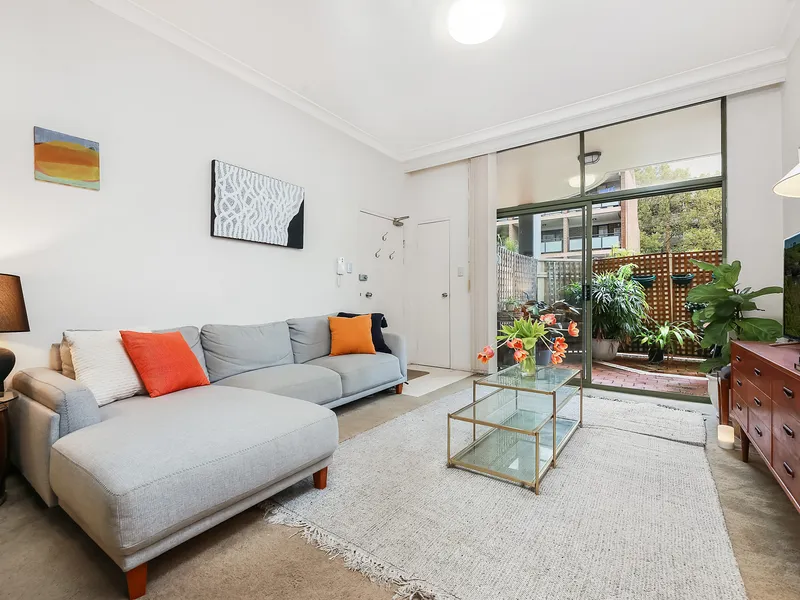 HOLDING DEPOSIT TAKEN - LEASED FIRST OPEN - Anita Sano 0478 879 175