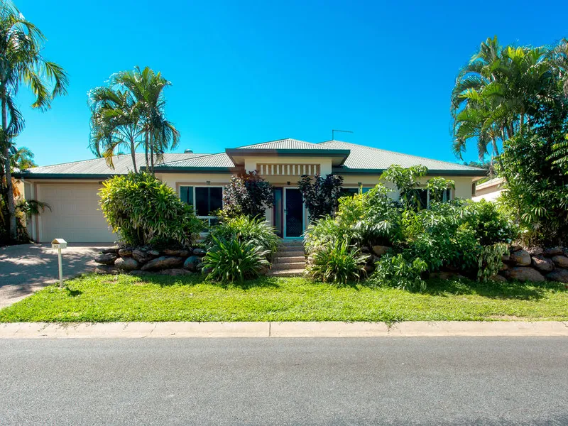 LOVELY 4 BRM WITH POOL IN SOUGHT AREA BRINSMEAD!