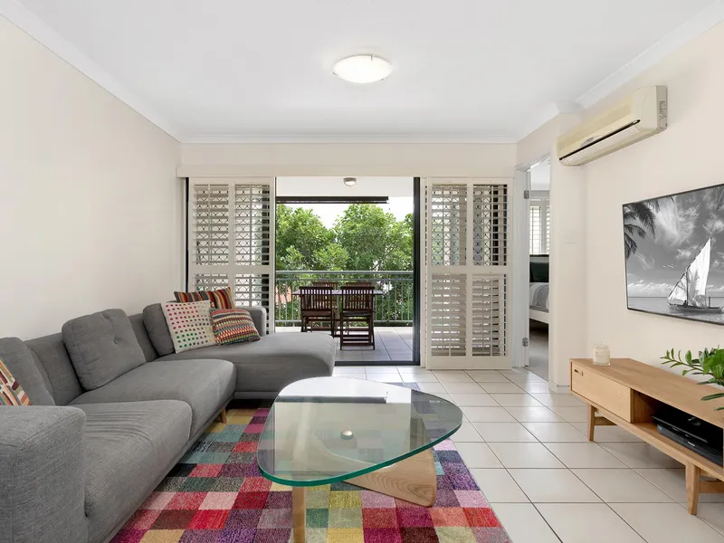 SPACIOUS 3 BEDROOM UNIT IN GREENSLOPES