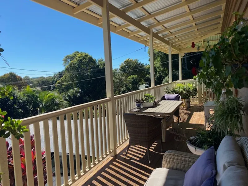 Dual living property (home + self contained flat) in Maleny township