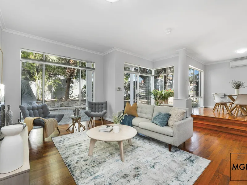 Prime Riverside Living in Lush Surrounds