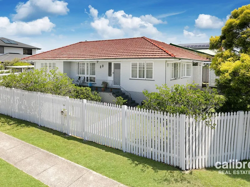 Location, Space & Convenience - Great size Family Home.