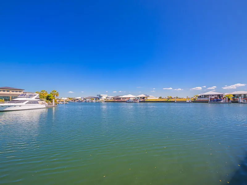 PRIME WATERFRONT......