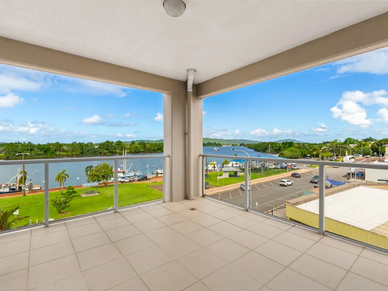 Luxurious spacious three bedroom unit