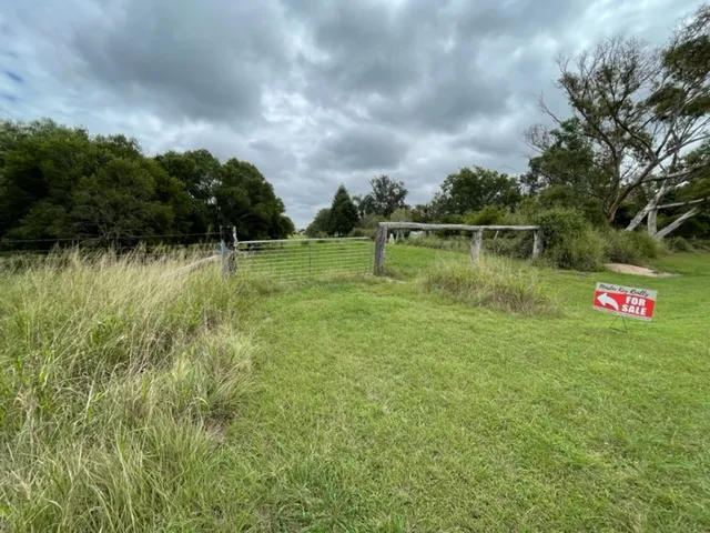 2.5 acres to move plus beautiful views!