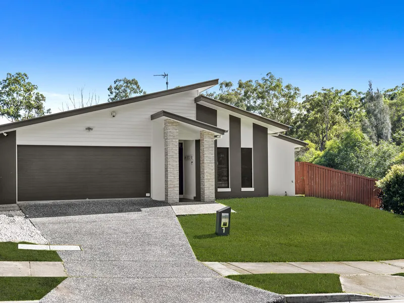 CONTEMPORARY FAMILY HOME