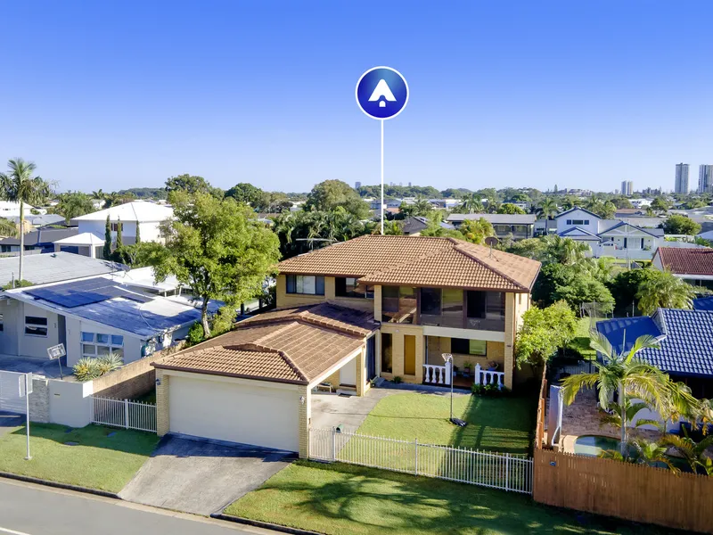 Perfect Northeast aspect with Dual living in one of the best streets in Burleigh