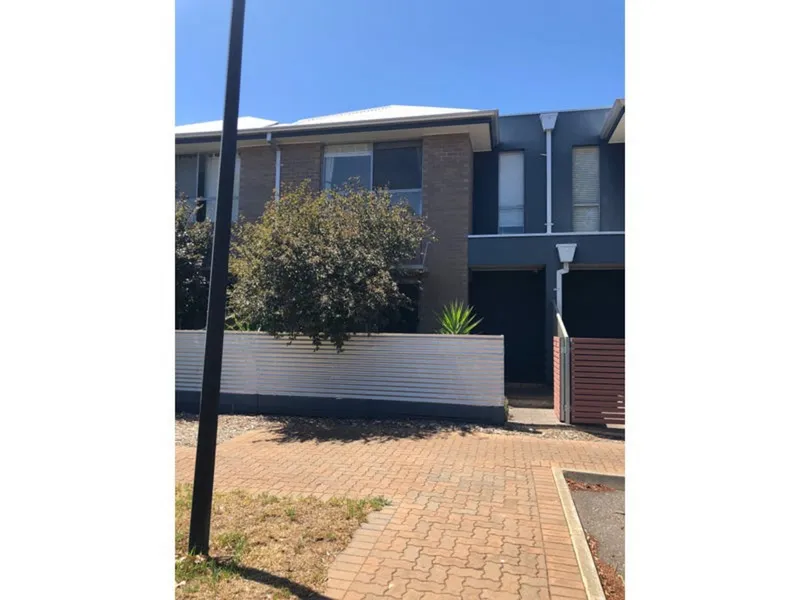 Hi, I'm Spacious Unit in Prime Location with Parkside Living