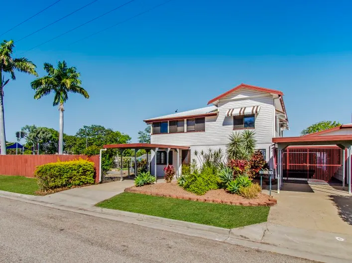 5 Bedrooms - 2 Bathrooms - Inground Pool