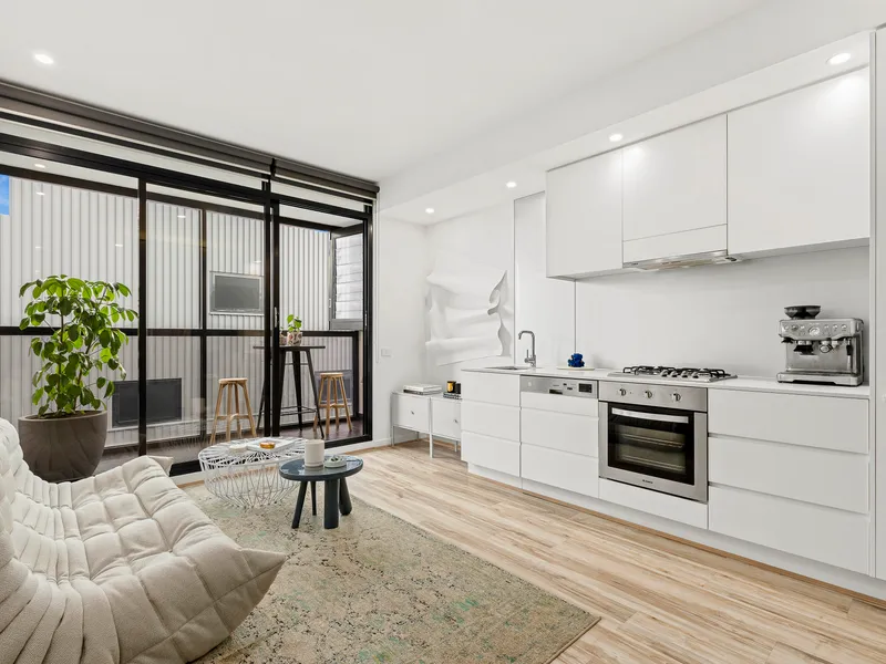 North Facing Bright Apartment with City Views