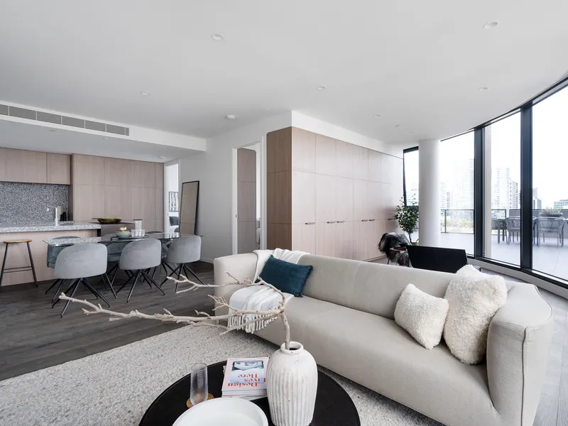 A truly remarkable apt with 3 bedrooms, a huge terrace and extremely high quality finishes.