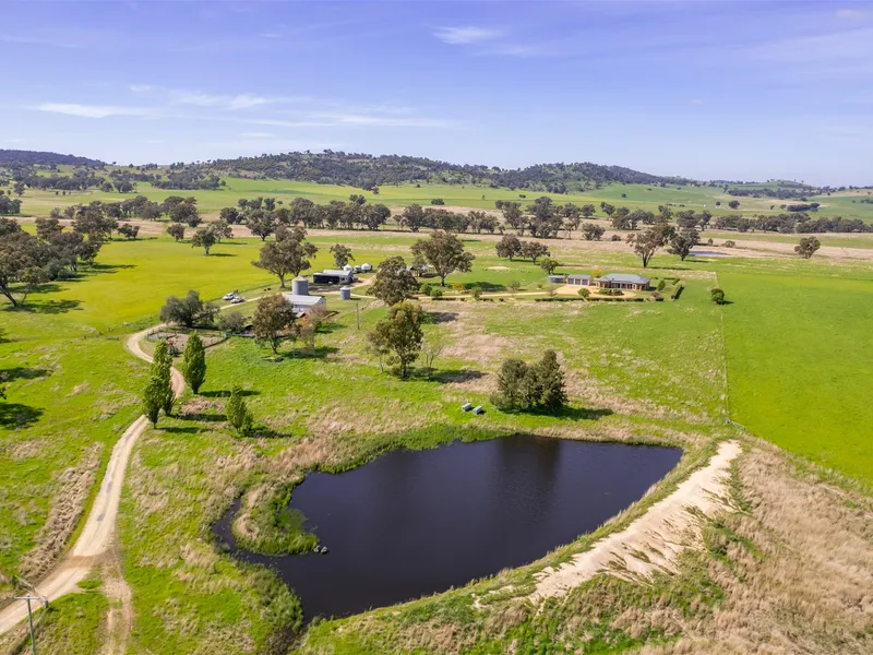' WANSTROW' - 741 ACRES- 299.88 HA