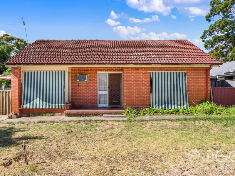 Endless Potential - A Renovators' Dream in an Ideal Location!