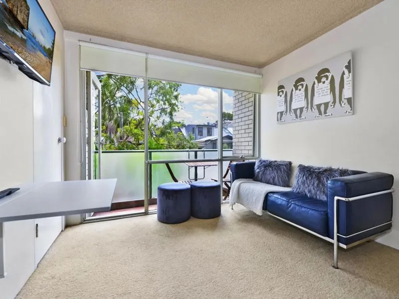Ultra convenient fully furnished studio