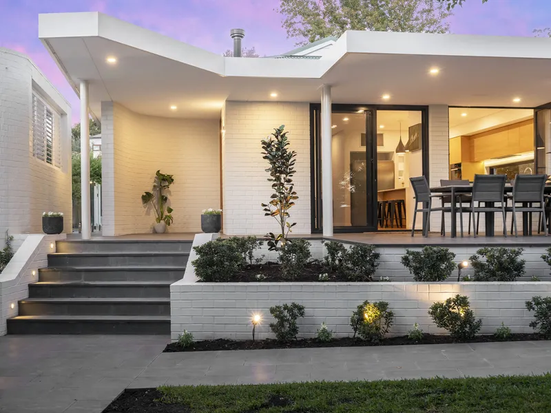 MID CENTURY MASTERPIECE + GOLF COURSE LOCALE