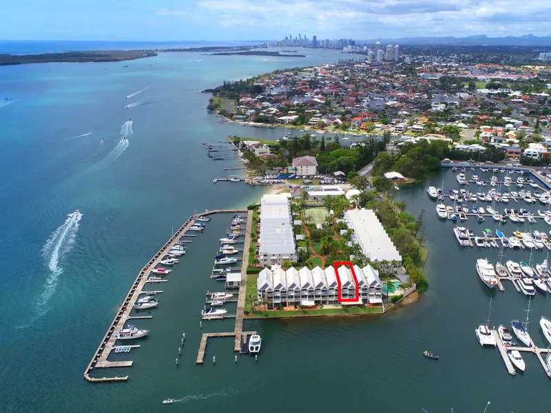 UNDER CONTRACT - NORTH FACING - ABSOLUTE BROADWATER FRONTAGE - 40FT MARINA BERTH