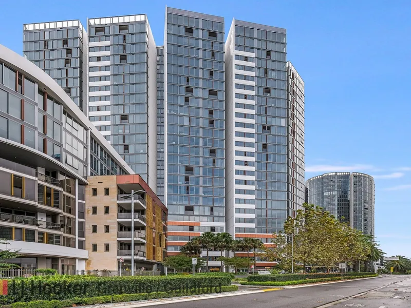 Luxury 3 Bedroom – Water View