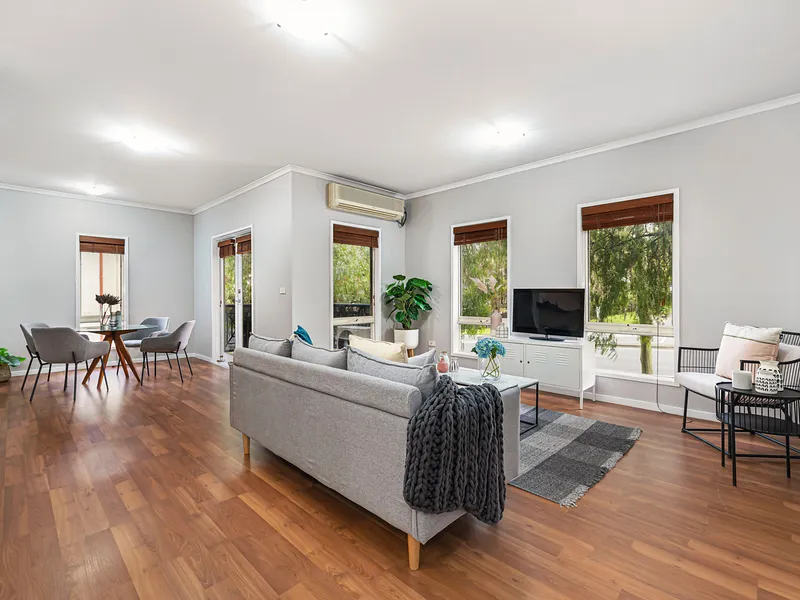 LIGHT AND STYLE WITH EVERY KENSINGTON ADVANTAGE