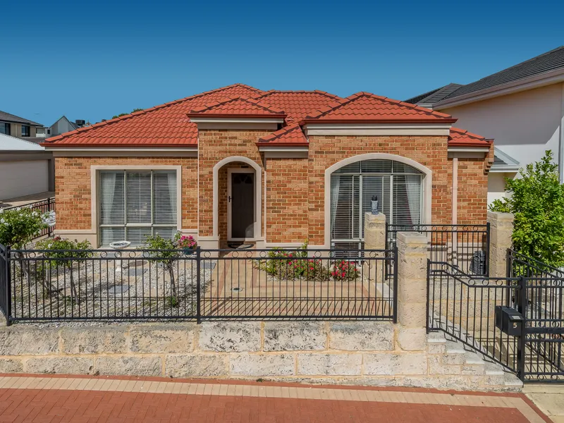 UNDER OFFER IN 3 WEEKS !!